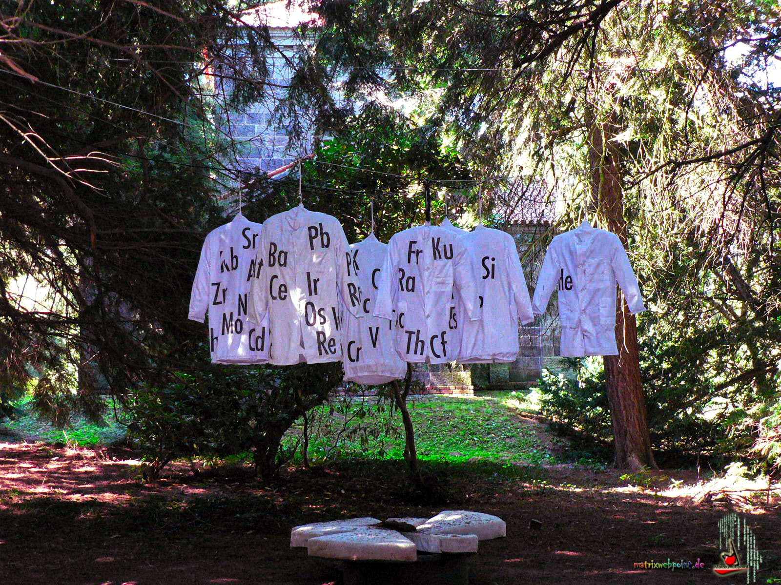 WALDKUNST AM MAUSOLEUM
