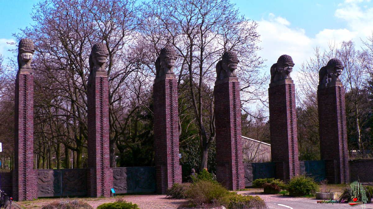DAS LÖWENTOR PARK ROSENHÖHE